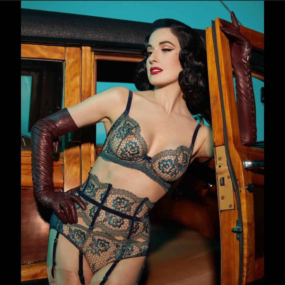 Dita Von Teese Evelina Set
